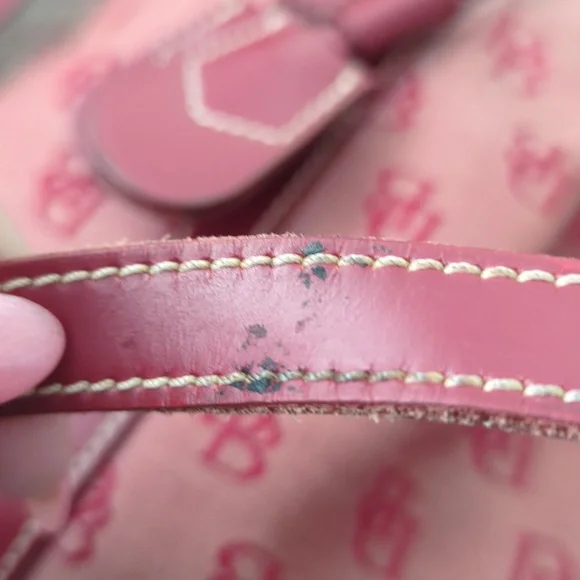 VINTAGE DOONEY & BOURKE RED SIGNATURE MINI DRAWSTRING BUCKET HANDBAG - Picture 12 of 15